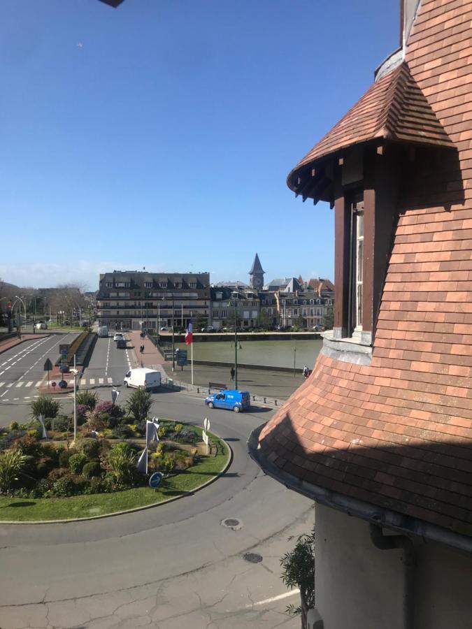 Hotel L'Estran Trouville-sur-mer Exteriör bild